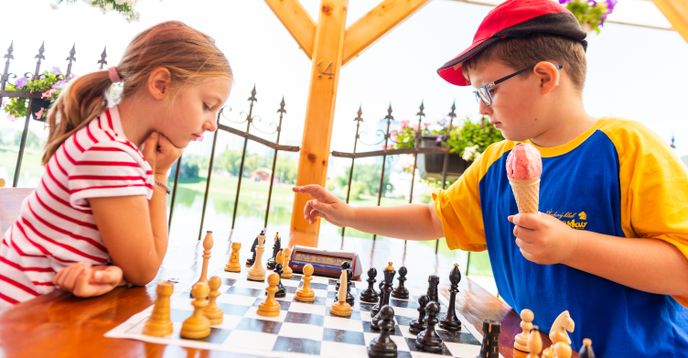 上級者向けチェスウィークリープレイと練習（10歳以下）
