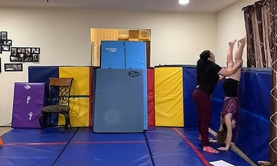 How To Do A Roundoff In Gymnastics Small Online Class For Ages 7