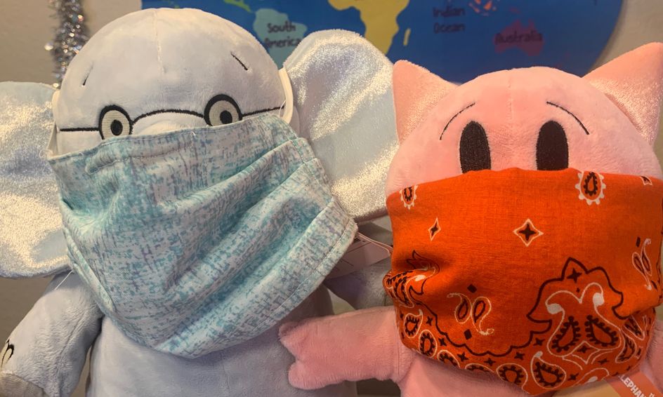 Gerald And Piggie Wear Masks Too Small Online Class For Ages 3 8 Outschool - gerald b roblox