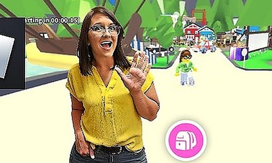 Roblox Adopt Me Fan Club Chat Play Trade Small Online Class