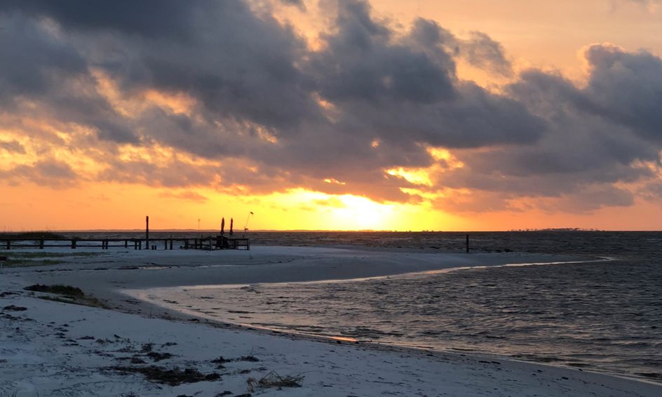 The Gift Of A Sunset Inviting Young Artist To Paint An Ocean