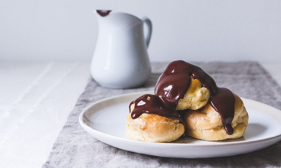 Easy French Baking Chouquettes With Chocolate Sauce Small
