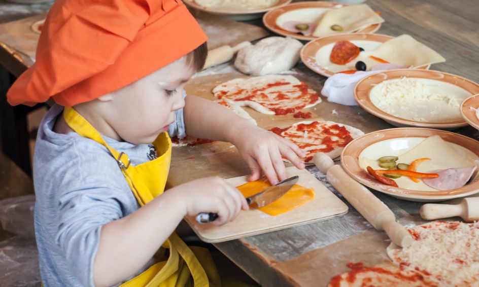 Young Chefs Pete S Pizza Party Cooking Class Small Online Class For Ages 5 7 Outschool - https www roblox com sponsored pizzaparty