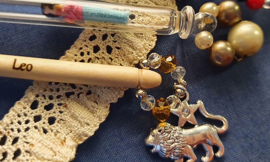 Lovely Lace An Introduction To Bobbins Spangles And Handmade