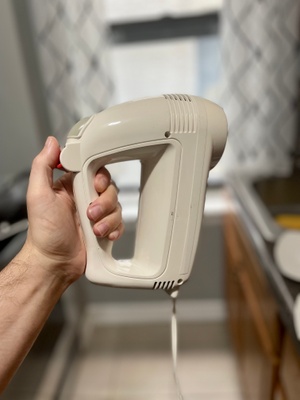 New old hand mixer in New York 