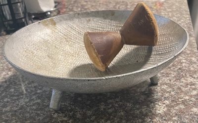 Asanka bowl with wooden masher 