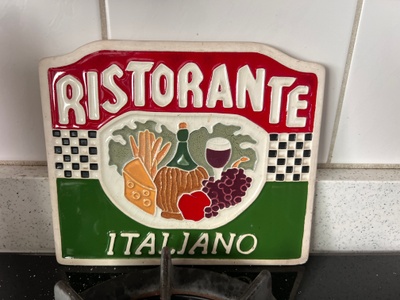  A sign that says Ristorante Italiano.