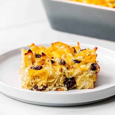 A plate of deliceous kugel