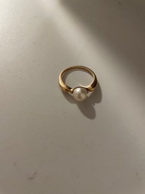 The pearl ring
