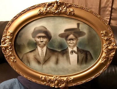 Photo frame with picture, circa 1910