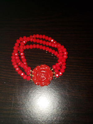 bracelet with 32 beads and 1 single rose