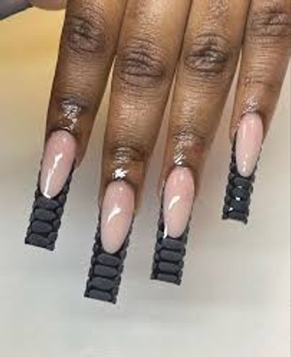 Square shaped acrylic nails 