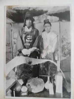 Traditional Korean wedding photo