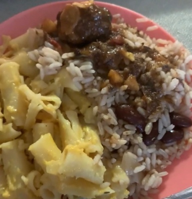 This is Rice and peas with oxtail. 