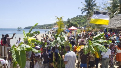 people waiting for the boats