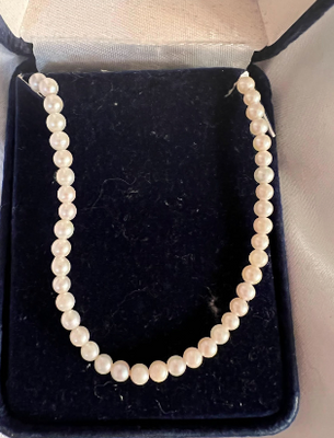 A Holocaust Pearl Necklace