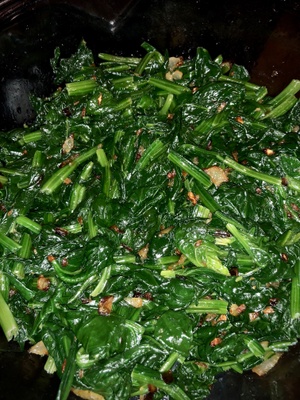 Spinach Salad with Onion Bits