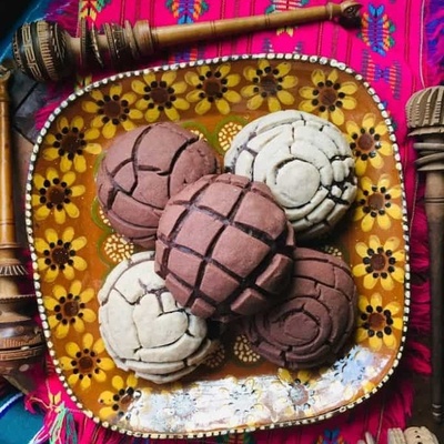 a type of pan dulce called conchas 