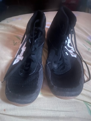 Wrestling shoes 